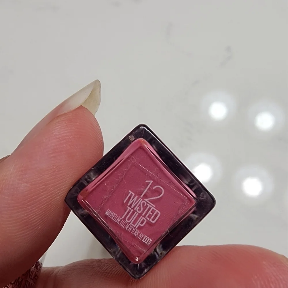 Maybelline New York Color Sensational Vivid Matte Liquid Twisted Tulip Euc